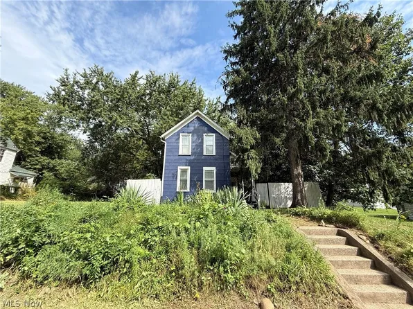 131 W Miller Ave, Akron, OH 44301