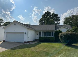 13553 Foxcroft Dr, Garfield Hts, OH 44125