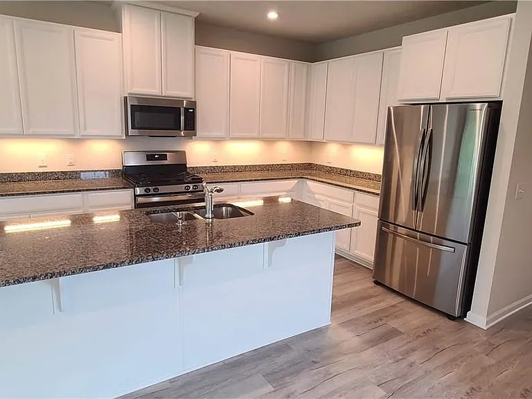 1157 Meadow Run — Photo 2