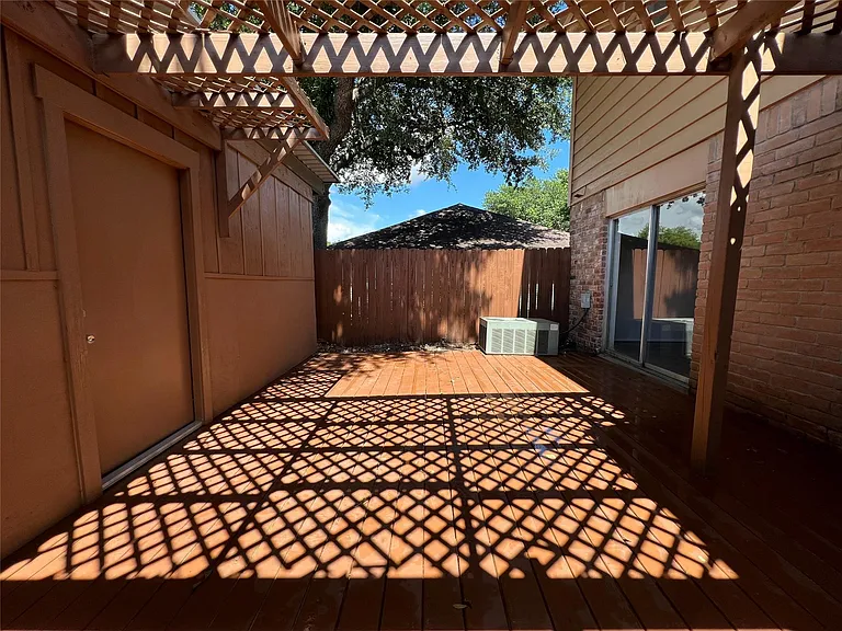 7012 Jetty Ln — Photo 24