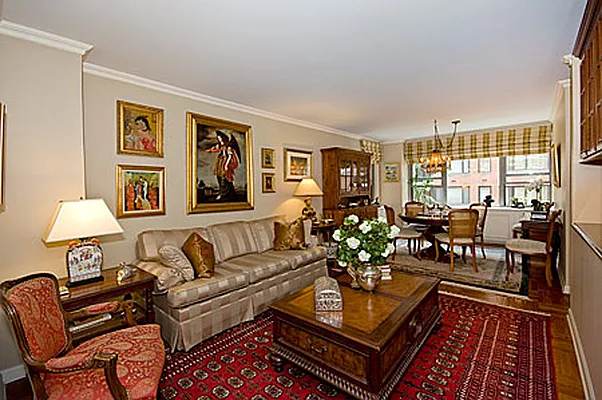 Sold by Three Crown Realty | media 7