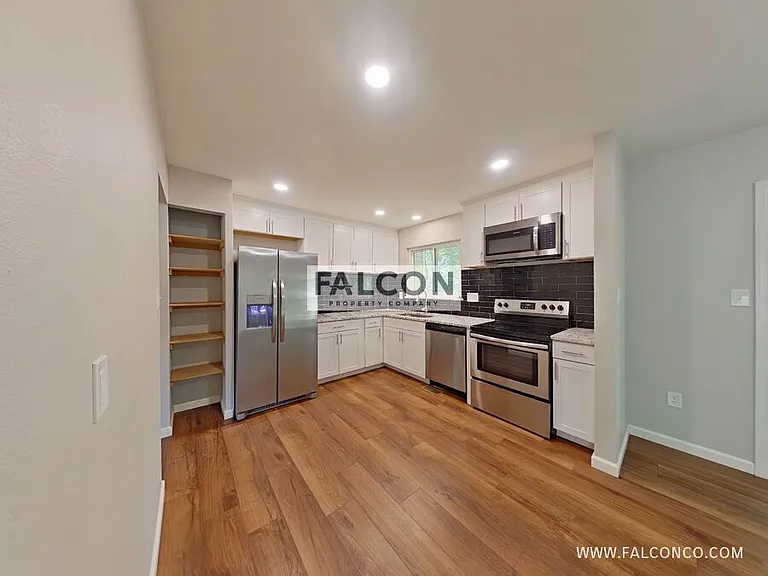 6974 Metropolitan St — Photo 5