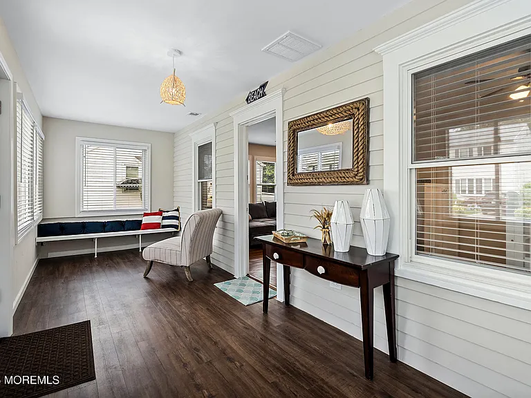 509 Monmouth Ave — Photo 8