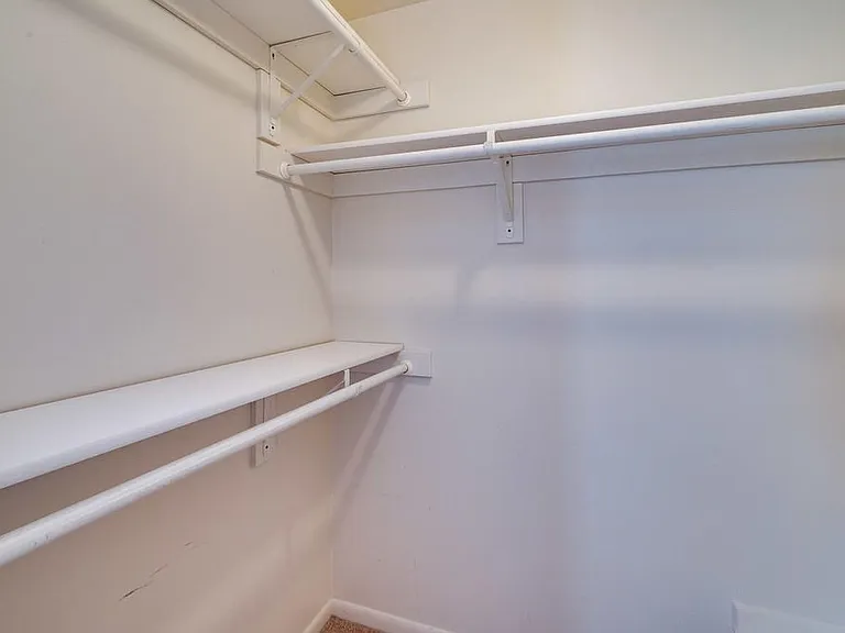 1123 Charleston Ct — Photo 7