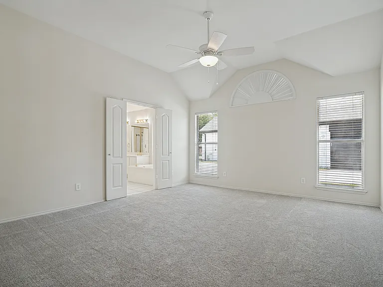 308 Sycamore Dr — Photo 15