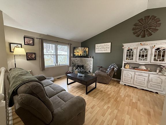 3rd image of 31108 Mays Rd