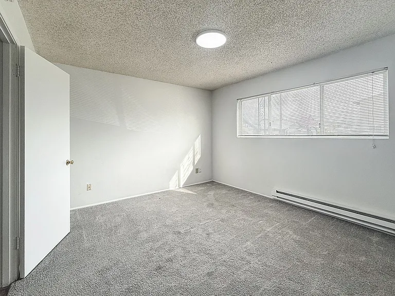 Kathy-Ann Apartments — Photo 15