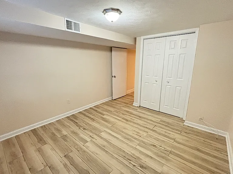 955 Crestview Ct — Photo 21