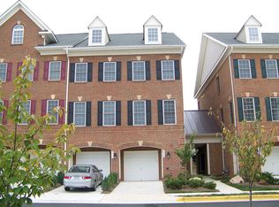4619 Hummingbird Ln #111, Fairfax, VA