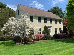 38 Woodbridge Rd, East Longmeadow, MA 01028