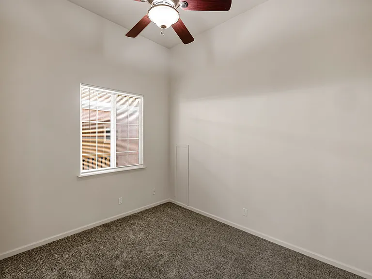 414 Larkin St #17 — Photo 10