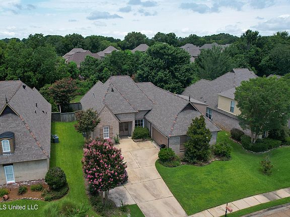 2nd image of 109 Brisage Dr