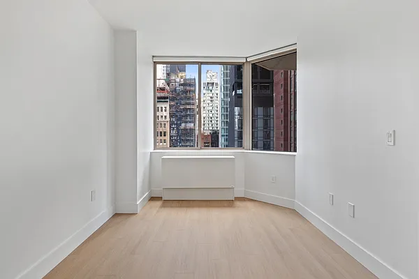 Rented by Greystar | media 7