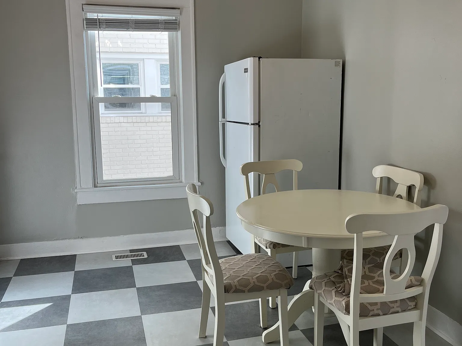 2 bed, $1,250 — Photo 2