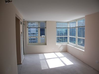 5th image of 345 S La Salle St #280