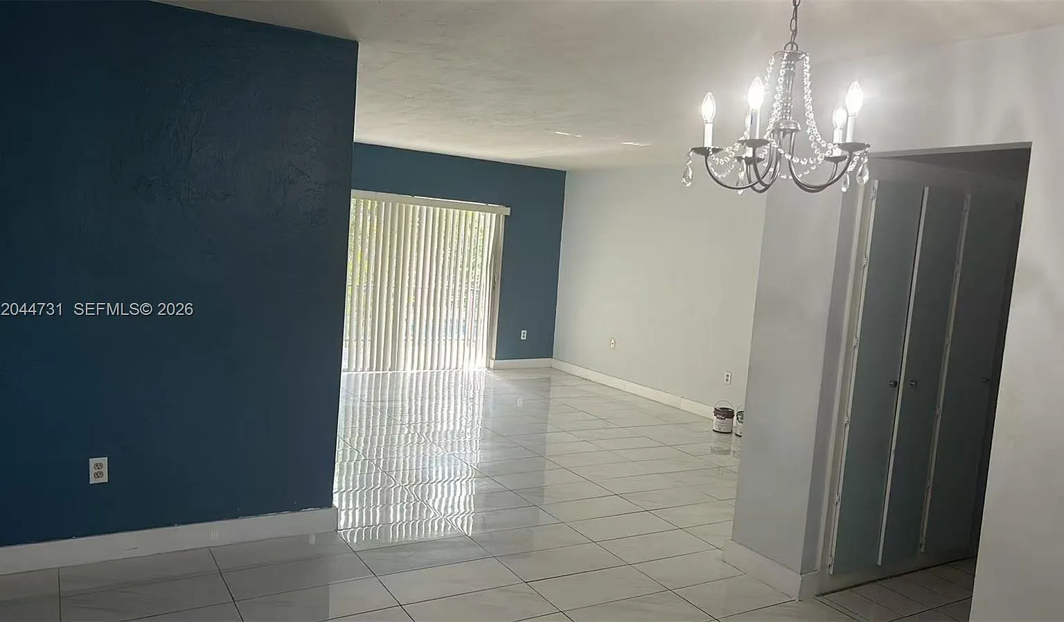 Dadeland Grove Condo — Photo 1