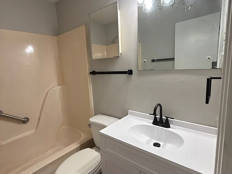 125 E Jefferson St — Photo 4