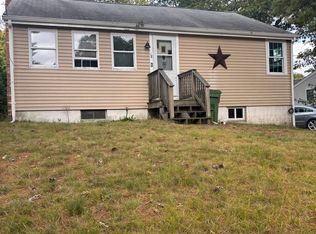 18 Buzzards Bay Dr, Plymouth, MA 02360