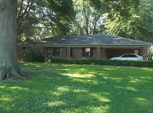 1144 Cloverdale Dr, Greenville, MS 38701