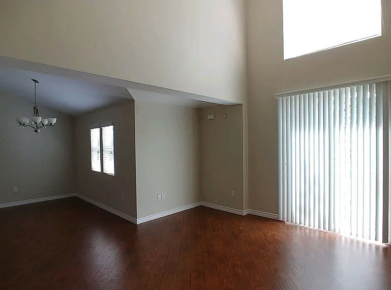 Almeria Townhomes — Photo 32