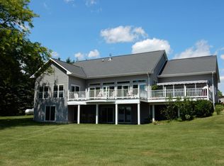 N5703 Hillview Ln, Horicon, WI 53032