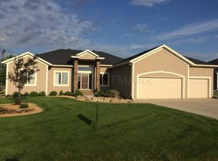 30 Newport Pkwy, Kindred, ND 58051