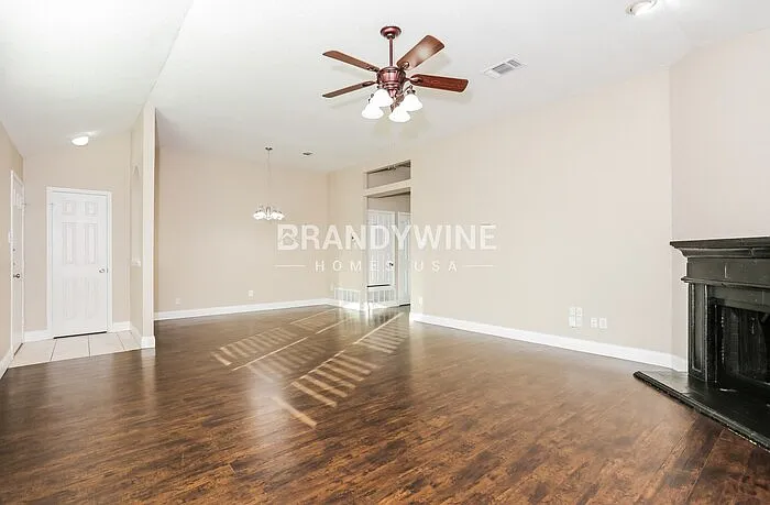4804 Saint Thomas Pl — Photo 5