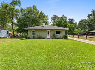 905 W Montcalm St, Greenville, MI 48838