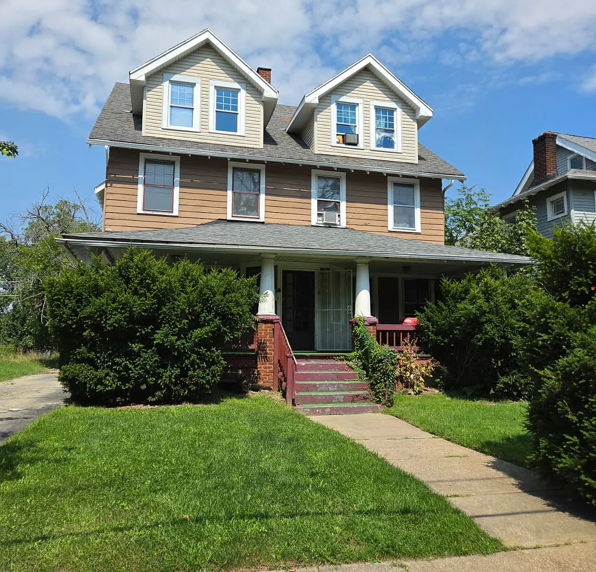 5 bed, 2.5 bath, 1688 sqft, $1,600 — Photo 1