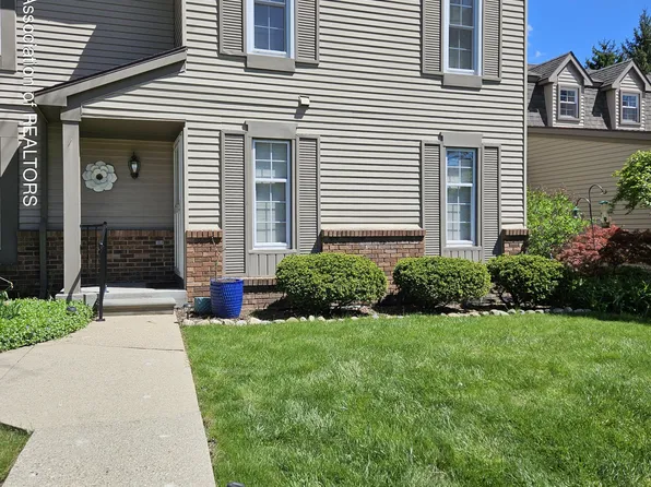 1556 Winchell Ct, East Lansing, MI 48823