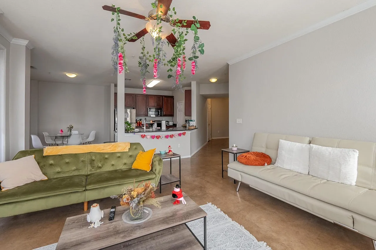3 bed, 1675 sqft, $3,400 — Photo 3