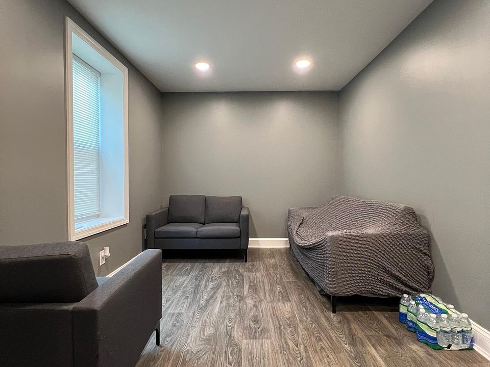 1st image of 2544 N Hancock St #2