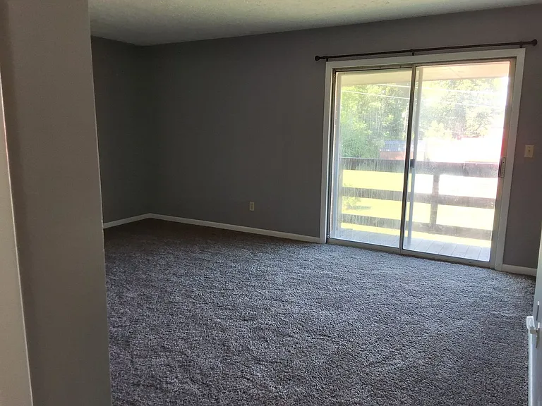 253 University Dr — Photo 27