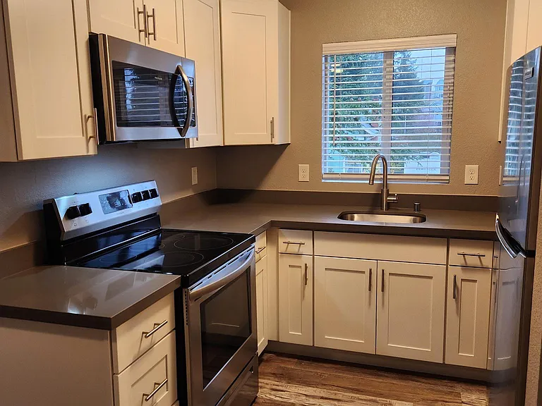 3721 Hoyt Ave #201 — Photo 2