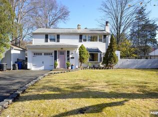 41 W Saddle River Rd, Waldwick, NJ 07463