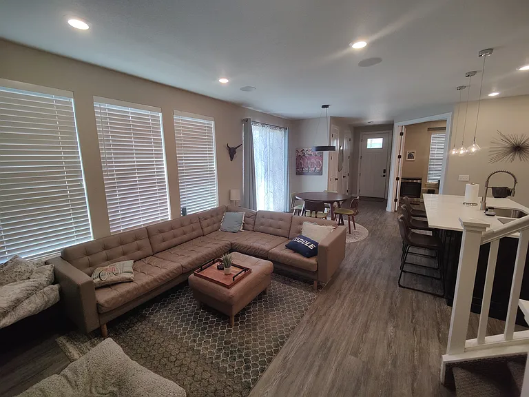 201 W Jamison Ct — Photo 11