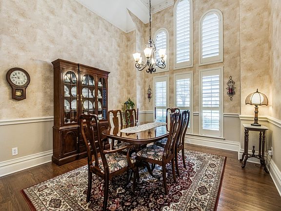 5th image of 7807 Jefferson Cir