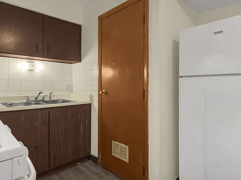 2984 Sandridge Ave #2984 — Photo 8