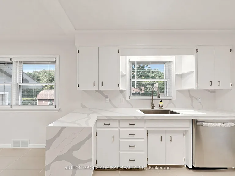 27 Patricia Dr — Photo 8