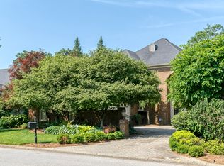 6106 Regal Springs Dr, Louisville, KY 40205
