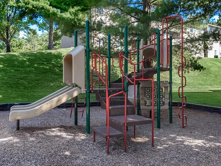 Honeywood Apartments — Photo 10