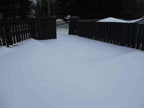 3rd image of 2700 Grindon Ave