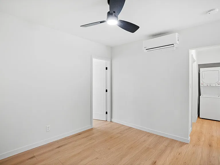 4451 Illinois St — Photo 10