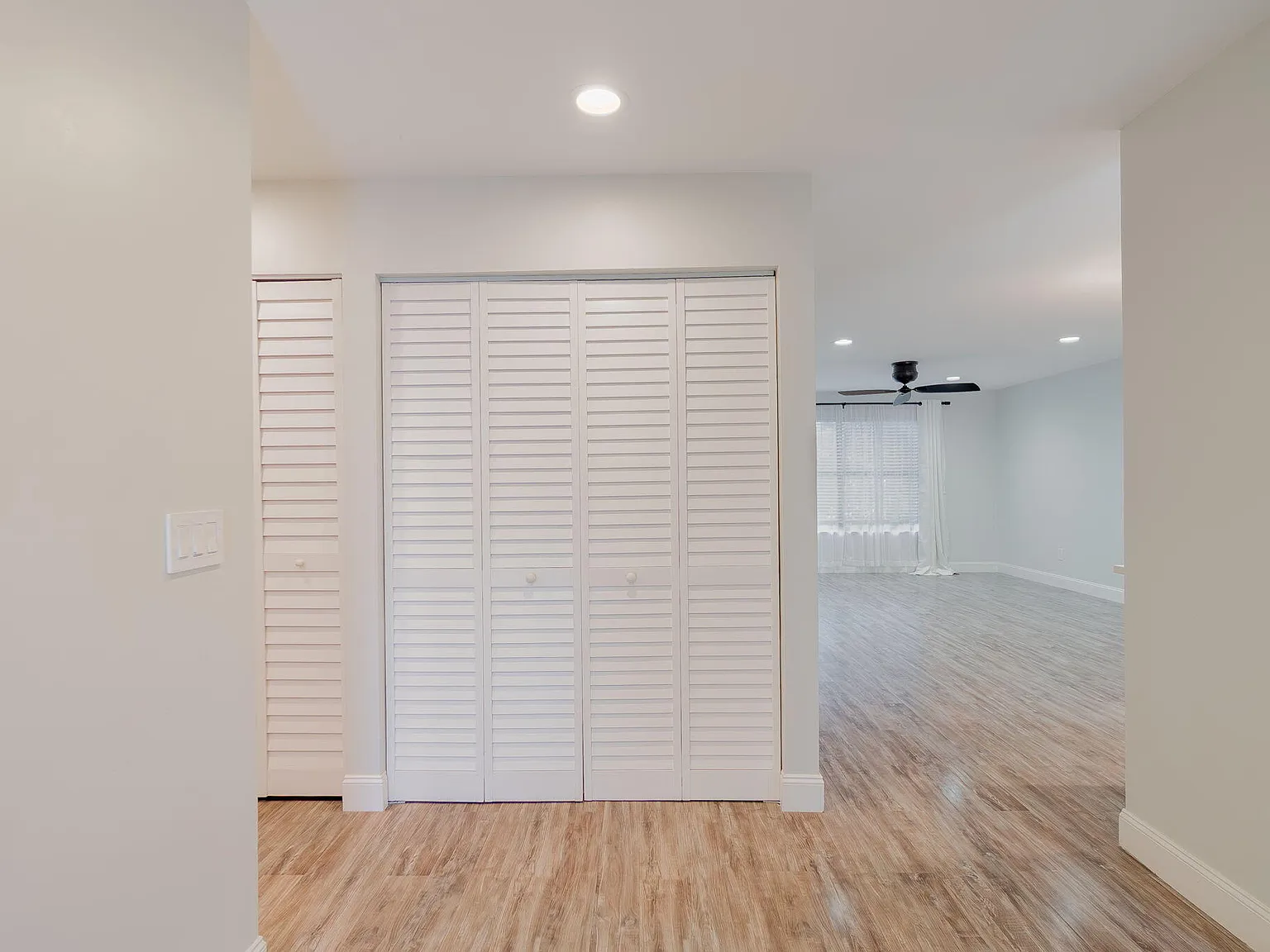 3 bed, 2.0 bath, 1300 sqft, $2,800 — Photo 3