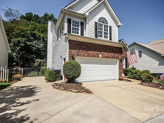 3rd image of 16813 Hampton Crossing Dr