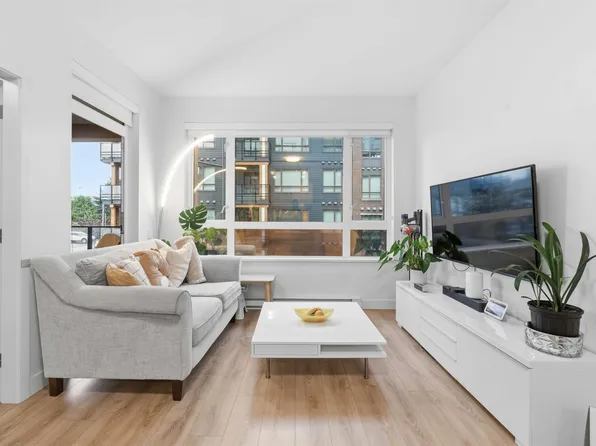 735 Anskar Ct #205, Coquitlam, BC V3J 0L7