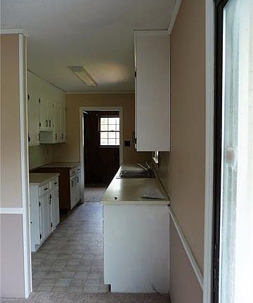 5th image of 174 Victoria Dr