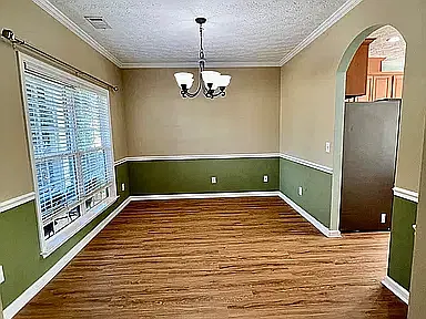 4 bed, 2.5 bath, 2182 sqft, $2,200 — Photo 4