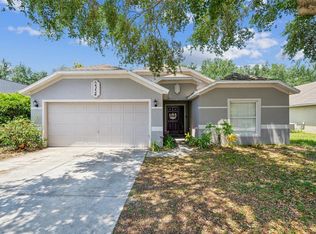 2354 Barons Ct, Tavares, FL 32778