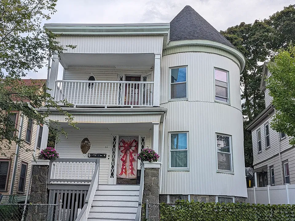 11 Edwin St #1